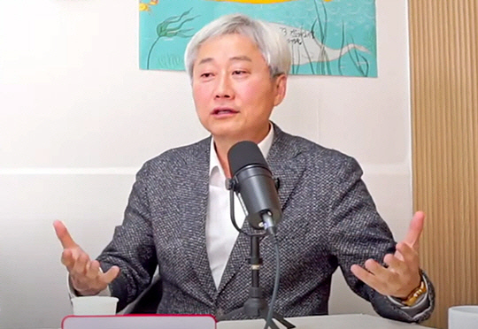 국민의힘 제20대 대선 비전전략실장을 지낸 김근식 서울 송파병 당협위원장(경남대 정치외교학부 교수).<유튜브 채널 'UNDER 73 STUDIO' 영상 갈무리>